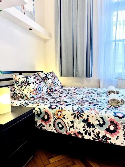 L4 City Centre Stylish Flat Budapest